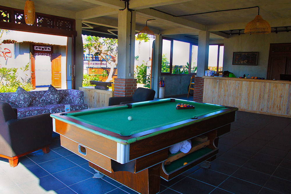 Arton Resort & Beach Club Pulukan Exterior photo