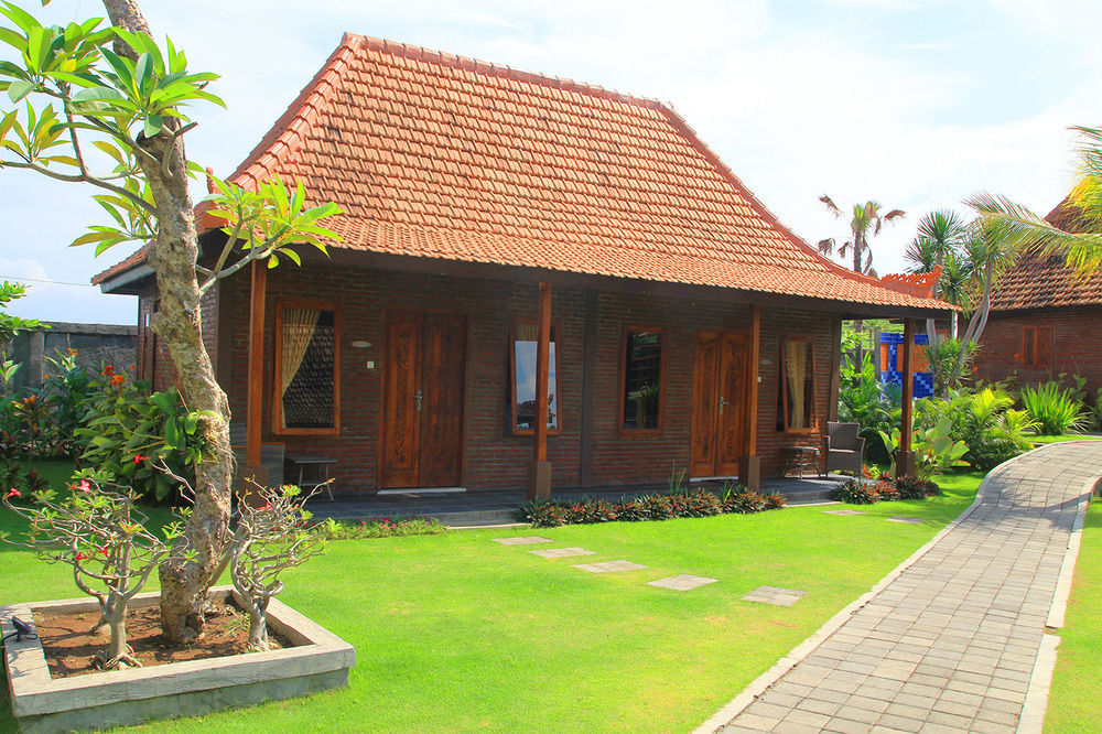 Arton Resort & Beach Club Pulukan Exterior photo