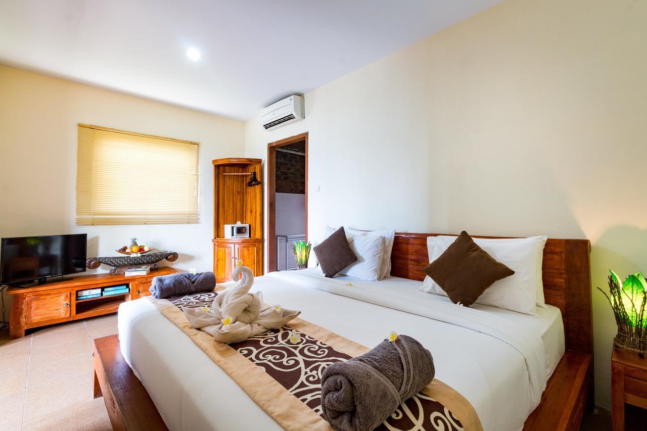Arton Resort & Beach Club Pulukan Exterior photo