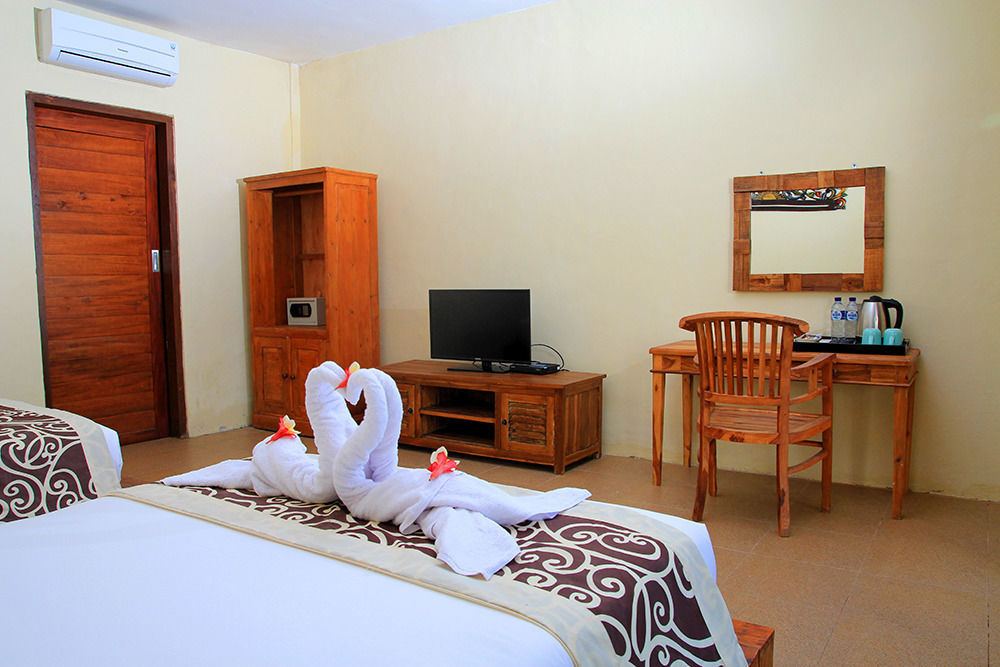 Arton Resort & Beach Club Pulukan Exterior photo