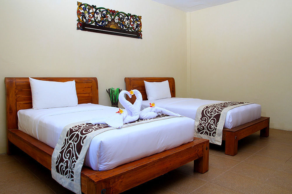 Arton Resort & Beach Club Pulukan Exterior photo