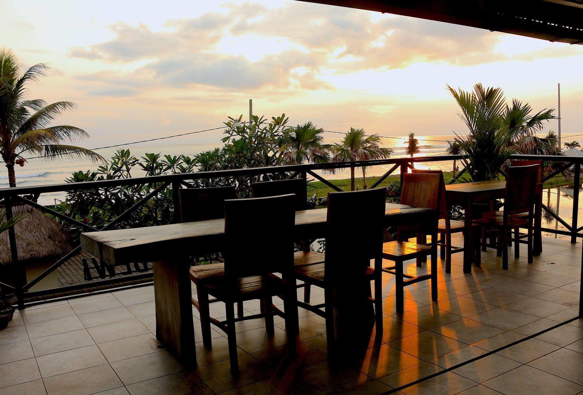 Arton Resort & Beach Club Pulukan Exterior photo