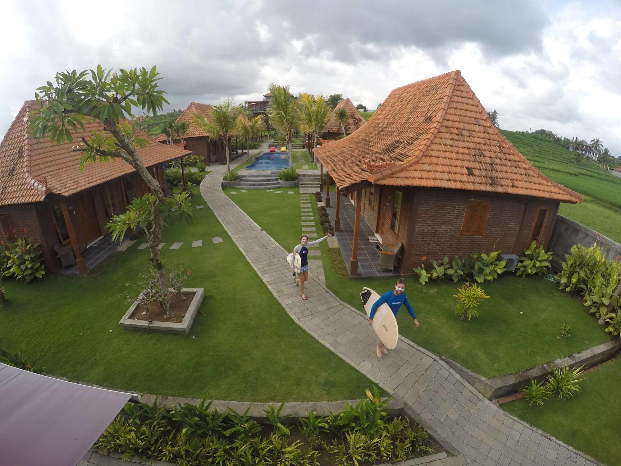 Arton Resort & Beach Club Pulukan Exterior photo