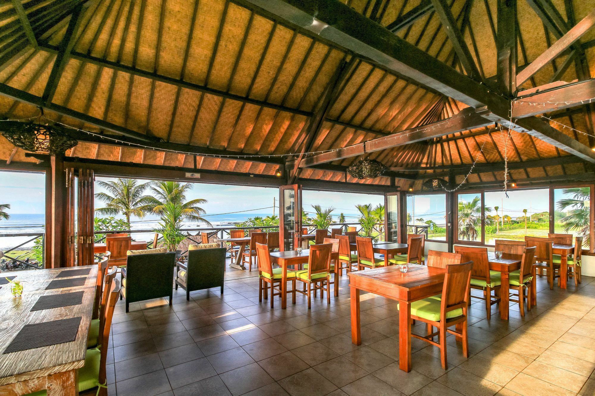 Arton Resort & Beach Club Pulukan Exterior photo